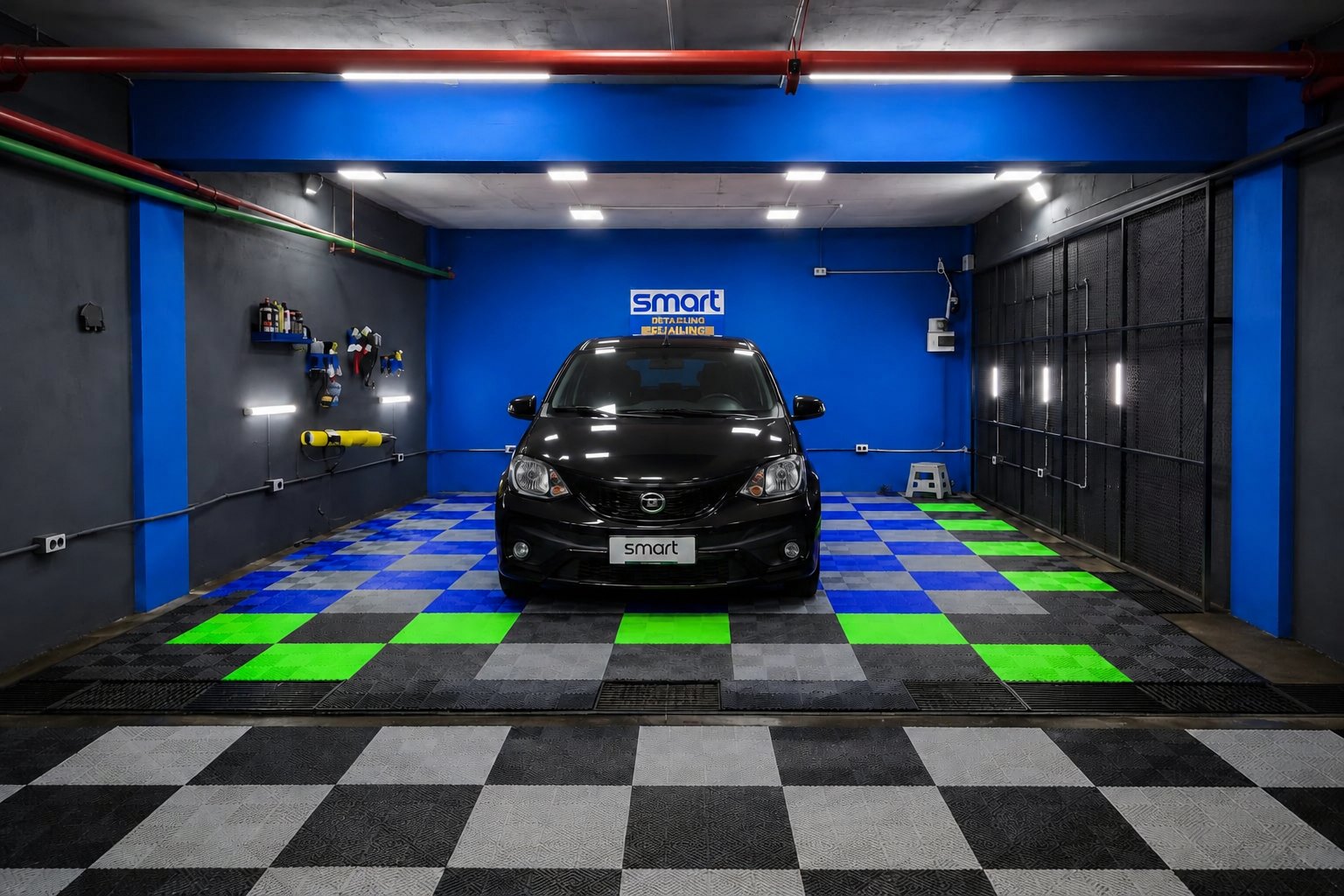 Auto en el box de detailing de Smart Detailing Garage, en Yerba Buena